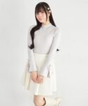 日本新入荷 Suyunn 緞帶刺繡喇叭袖高領薄針織上衣 現貨