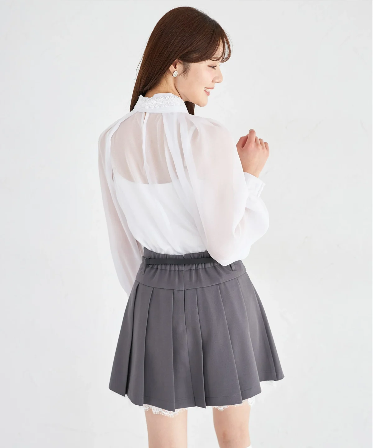 【tocco closet】下擺蕾絲內搭短褲式百褶裙（附腰帶）