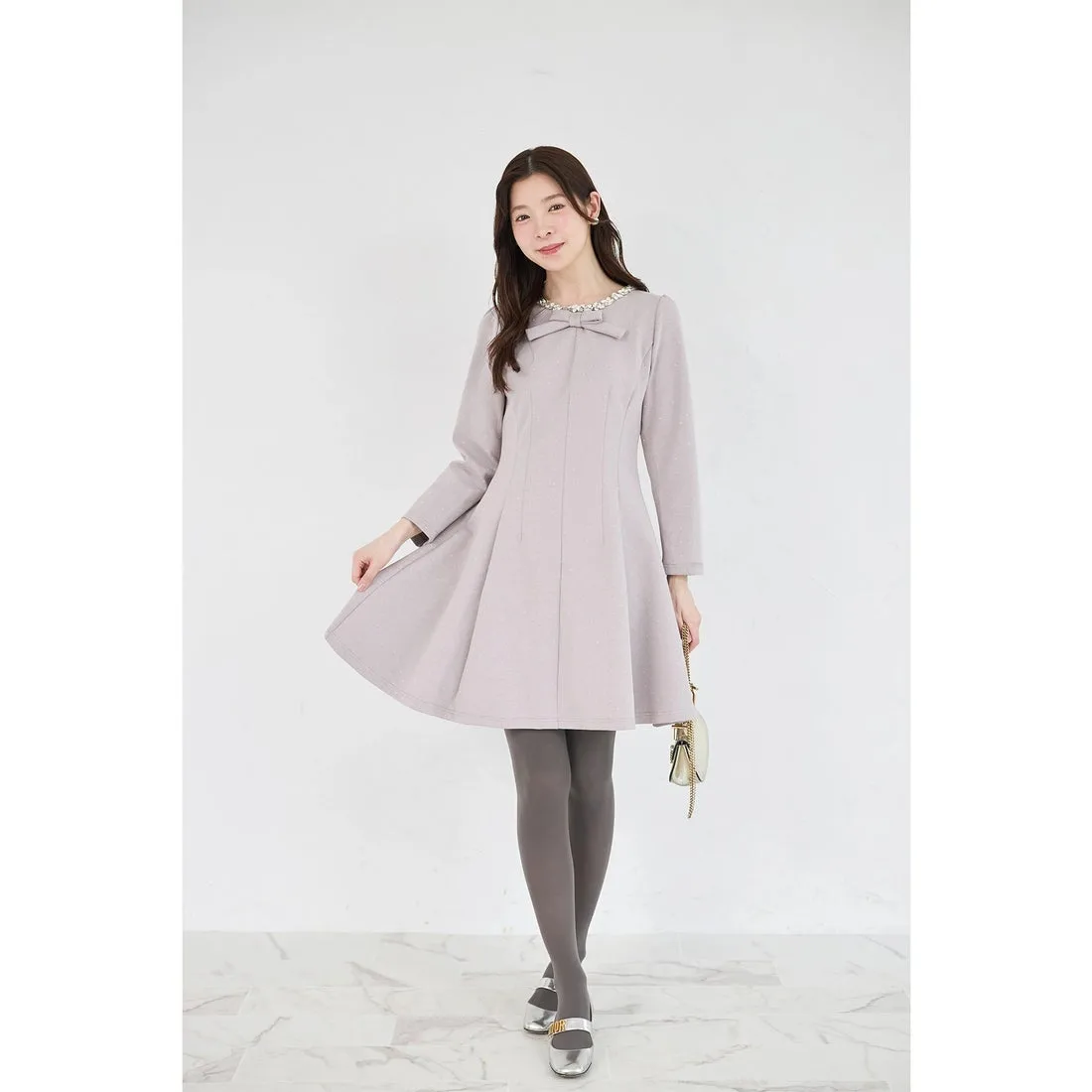 tocco closet きらきらストーン×ビジュー付きリボンボンディングワンピース 蝴蝶結立體閃石彈力修腰連身裙 現貨