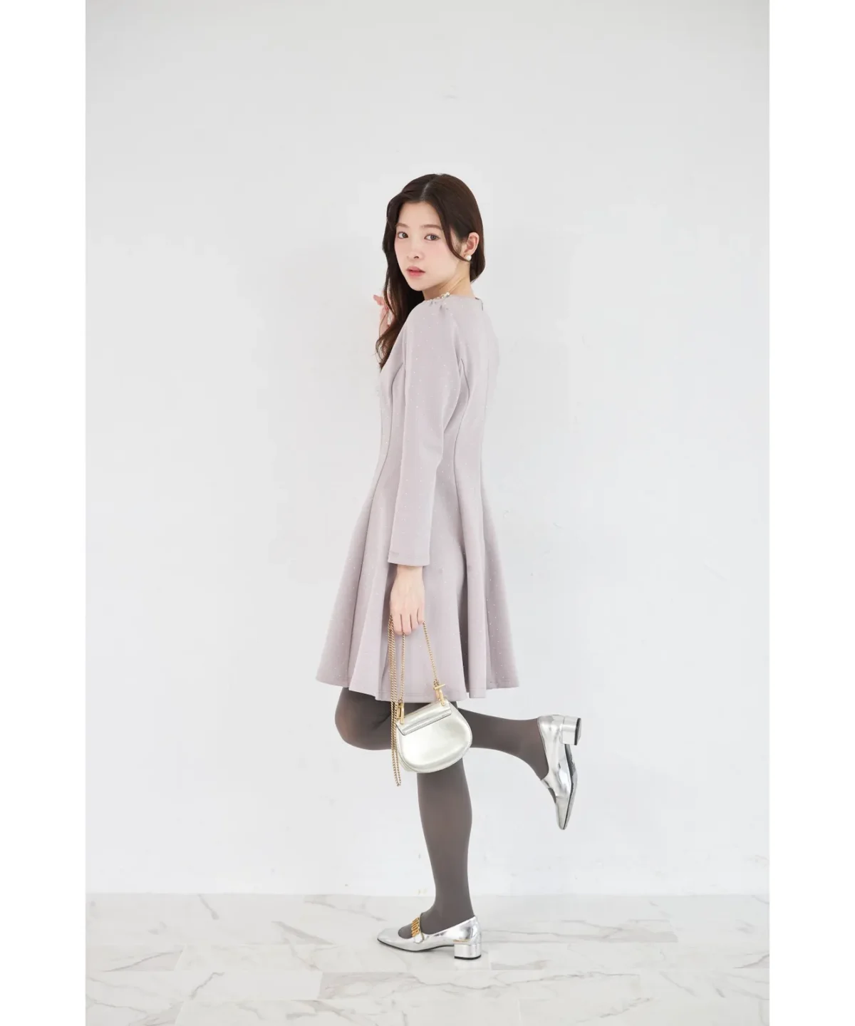 tocco closet きらきらストーン×ビジュー付きリボンボンディングワンピース 蝴蝶結立體閃石彈力修腰連身裙 現貨