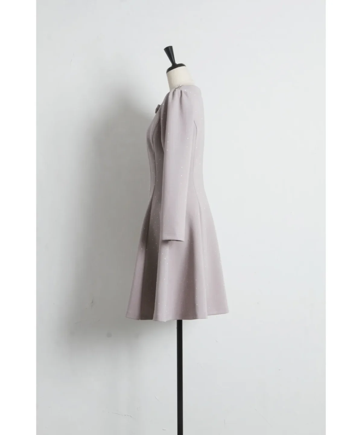 tocco closet きらきらストーン×ビジュー付きリボンボンディングワンピース 蝴蝶結立體閃石彈力修腰連身裙 現貨