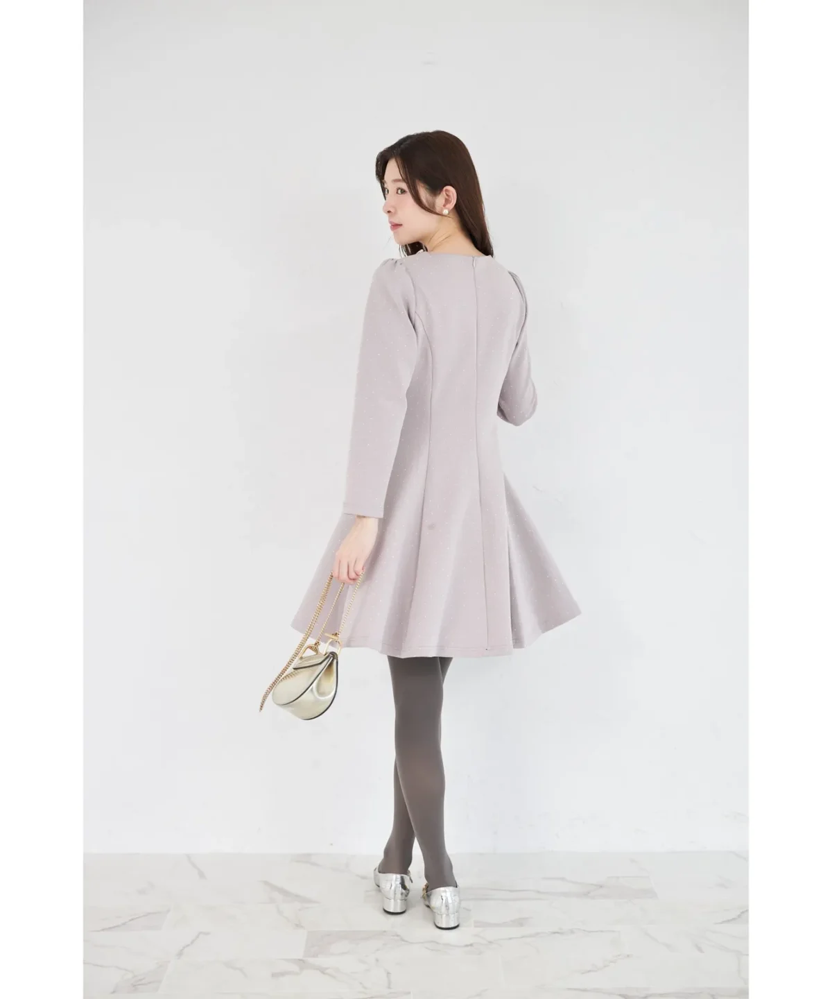 tocco closet きらきらストーン×ビジュー付きリボンボンディングワンピース 蝴蝶結立體閃石彈力修腰連身裙 現貨