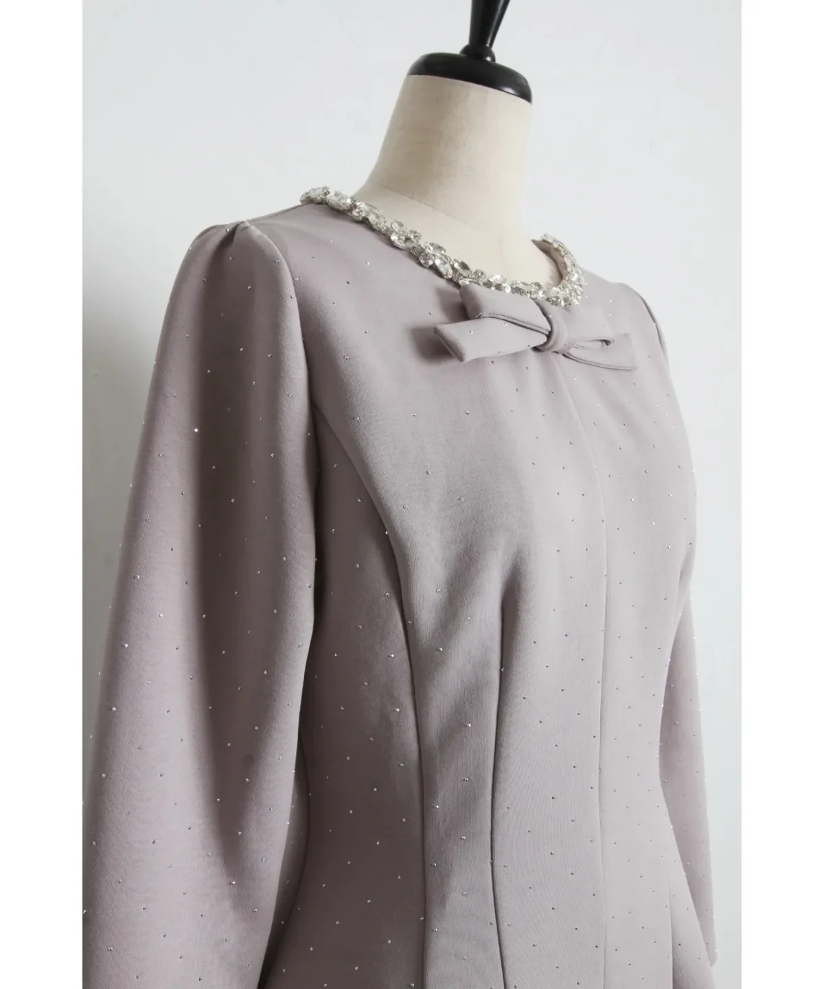 tocco closet きらきらストーン×ビジュー付きリボンボンディングワンピース 蝴蝶結立體閃石彈力修腰連身裙 現貨