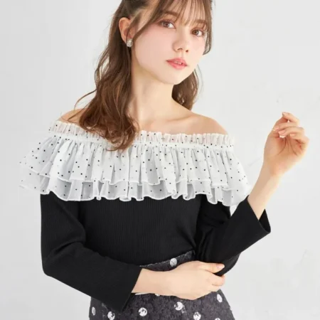 日本 Tocco Closet 中袖 2 ways 一字領波點花邊 top 着こなし広がる2WAY仕様♪ドットフリル付きリブカットプルオーバー 現貨