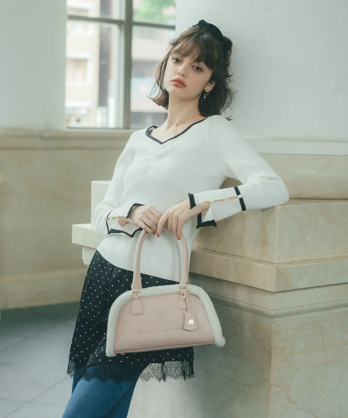 2026 秋冬新款 VIS X MARY QUANT  現貨 ～ 袖デイジーボタンVネックリブニット